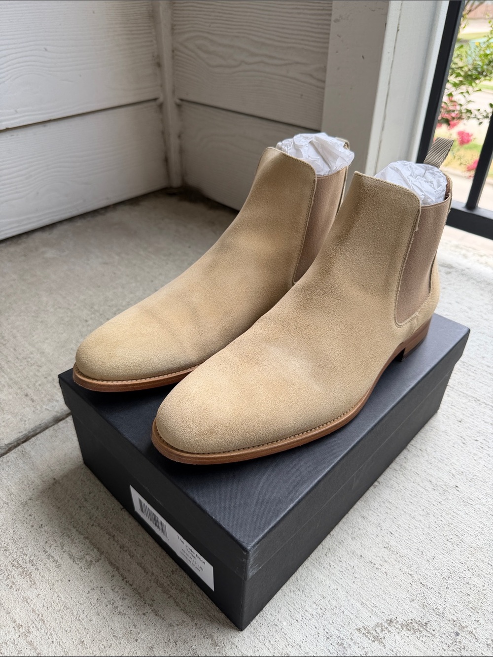 Taft Jude Chelsea Suede Boots in Tonal *lightly worn*